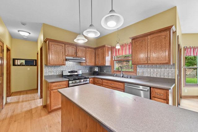 20750 Chadwick LANE, Brookfield, WI 53045