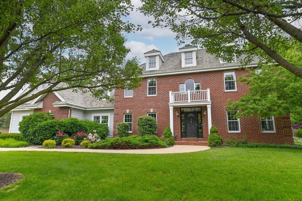 20750 Chadwick LANE, Brookfield, WI 53045
