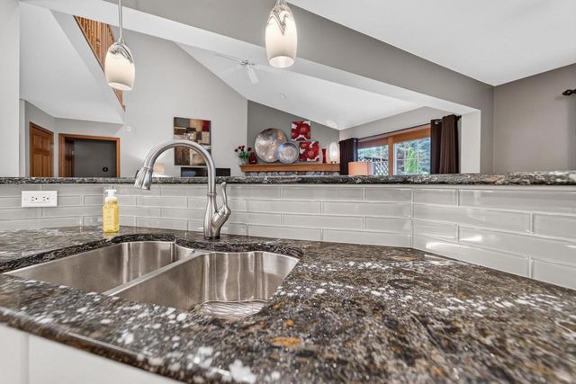 1604 Three Wood Drive, Mount Horeb, WI 53572