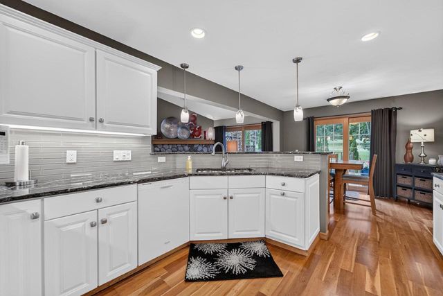 1604 Three Wood Drive, Mount Horeb, WI 53572