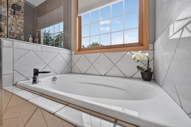 1604 Three Wood Drive, Mount Horeb, WI 53572