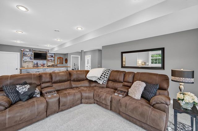 1604 Three Wood Drive, Mount Horeb, WI 53572