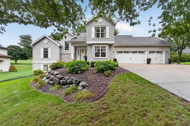 1604 Three Wood Drive, Mount Horeb, WI 53572