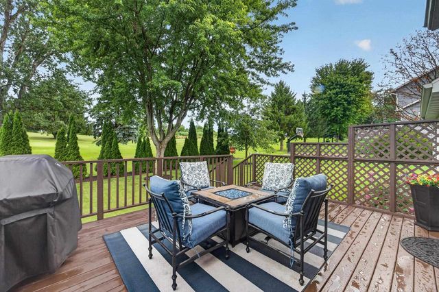 1604 Three Wood Drive, Mount Horeb, WI 53572