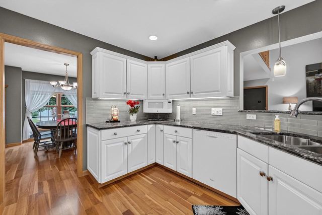 1604 Three Wood Drive, Mount Horeb, WI 53572