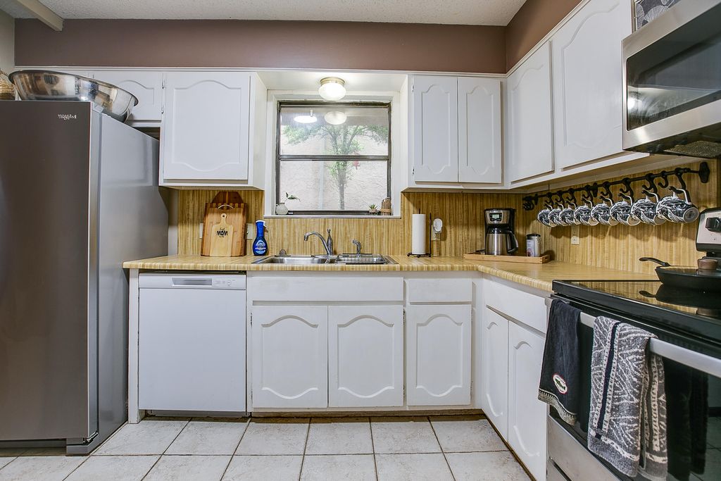 Image 14 of property listing at 3529 Green Ridge Drive, San Angelo, TX 76904