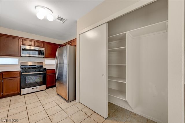 2092 Crowley Way, Las Vegas, NV 89142