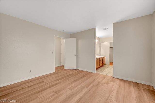 2092 Crowley Way, Las Vegas, NV 89142