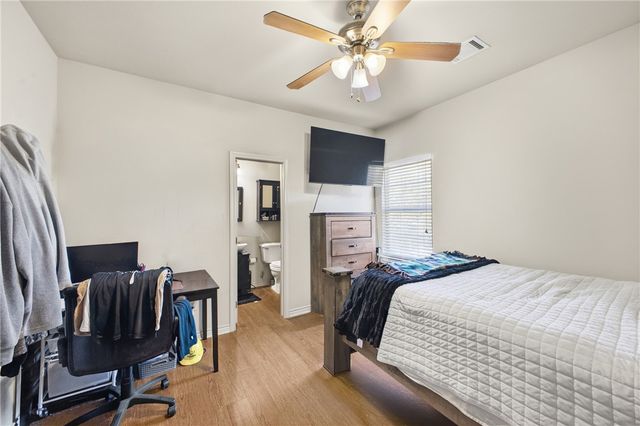 4400 Milam Street, Bryan, TX 77801