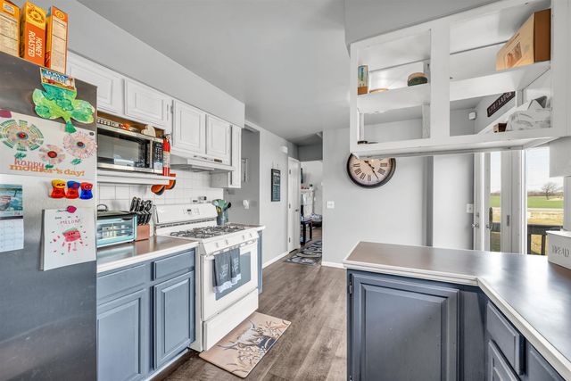 210 Hymer Dr, Sedgwick, KS 67135