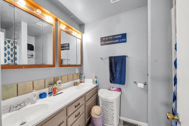 210 Hymer Dr, Sedgwick, KS 67135