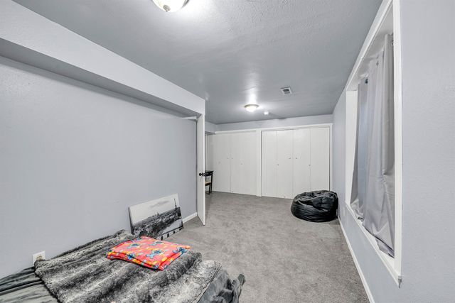 210 Hymer Dr, Sedgwick, KS 67135
