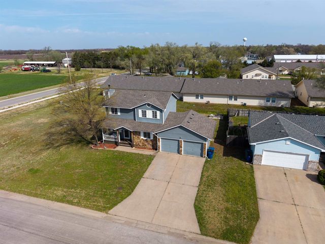 210 Hymer Dr, Sedgwick, KS 67135