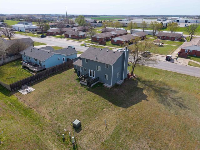 210 Hymer Dr, Sedgwick, KS 67135