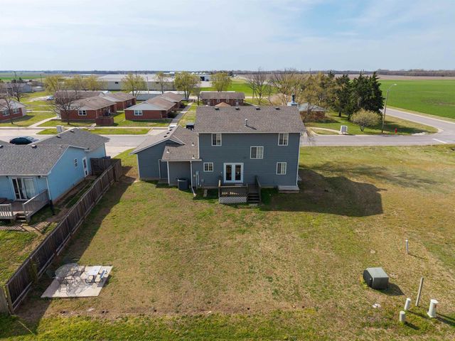 210 Hymer Dr, Sedgwick, KS 67135