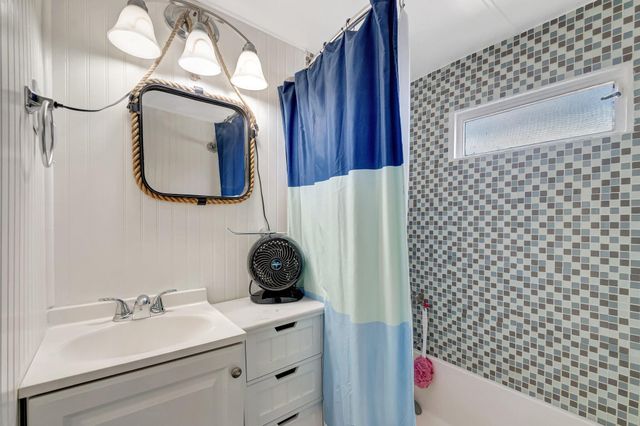 18 Juniper Drive J, Briny Breezes, FL 33435