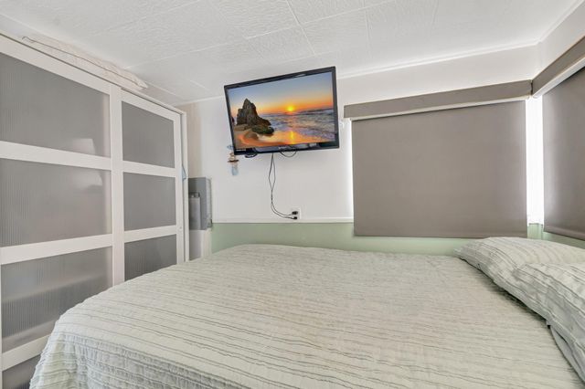 18 Juniper Drive J, Briny Breezes, FL 33435