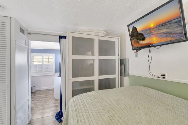 18 Juniper Drive J, Briny Breezes, FL 33435