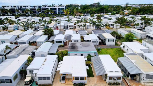 18 Juniper Drive J, Briny Breezes, FL 33435