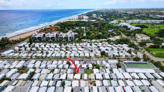 18 Juniper Drive J, Briny Breezes, FL 33435