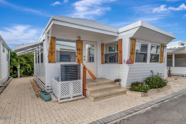 18 Juniper Drive J, Briny Breezes, FL 33435