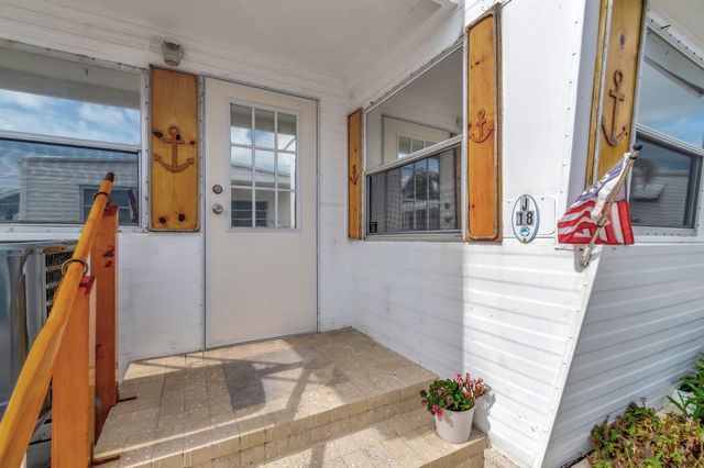 18 Juniper Drive J, Briny Breezes, FL 33435