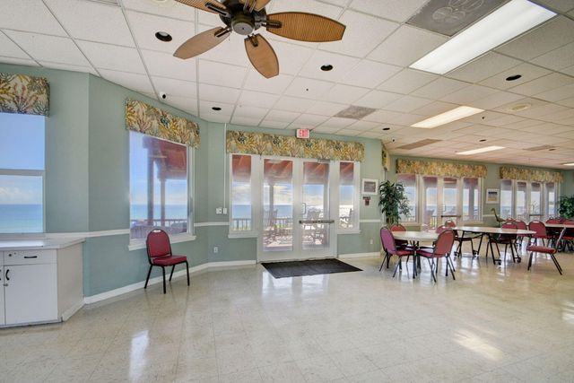 18 Juniper Drive J, Briny Breezes, FL 33435