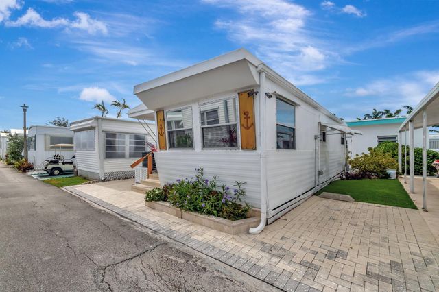 18 Juniper Drive J, Briny Breezes, FL 33435