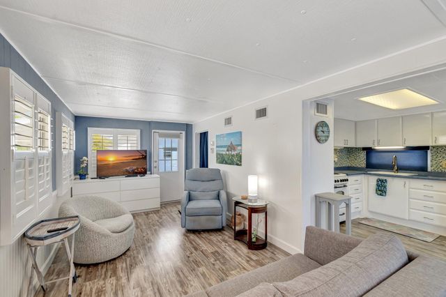 18 Juniper Drive J, Briny Breezes, FL 33435