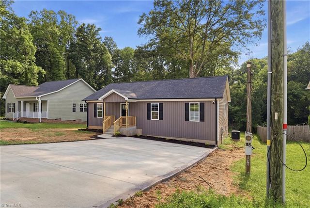 1540 Reynolds Forest Drive, Winston-salem, NC 27107
