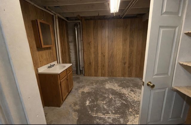 3216 SW 13th Street, Des Moines, IA 50315