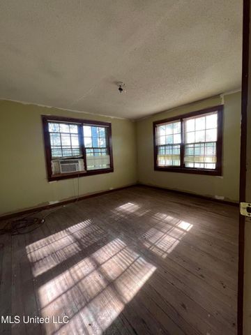 4595 Lucius Taylor Road, Como, MS 38619