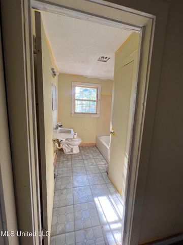 4595 Lucius Taylor Road, Como, MS 38619