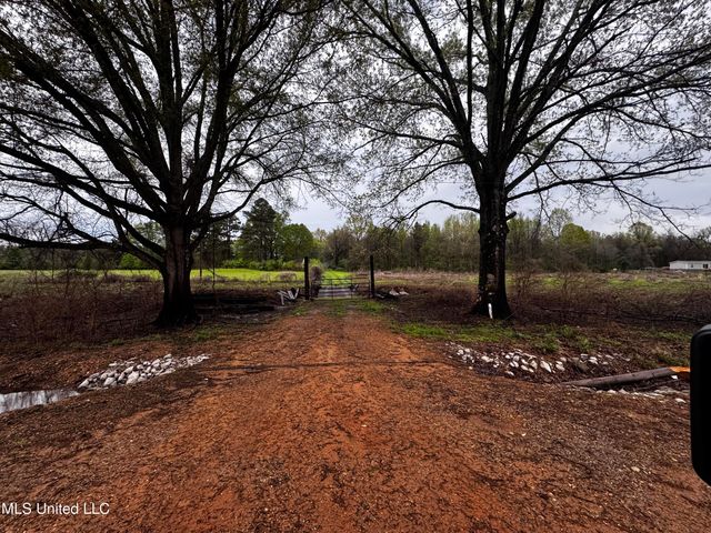 4595 Lucius Taylor Road, Como, MS 38619