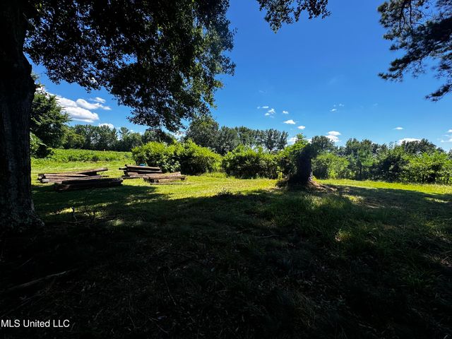 4595 Lucius Taylor Road, Como, MS 38619