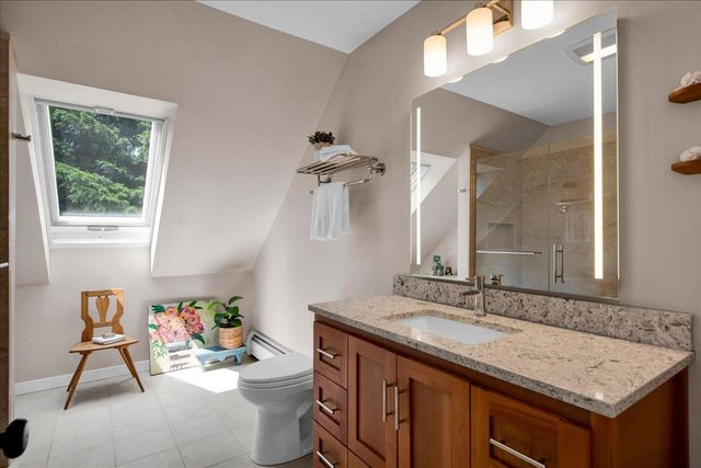 12 Eastman Farm Road, Burlington, VT 05408