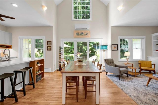 12 Eastman Farm Road, Burlington, VT 05408