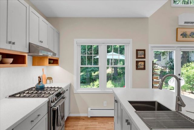 12 Eastman Farm Road, Burlington, VT 05408