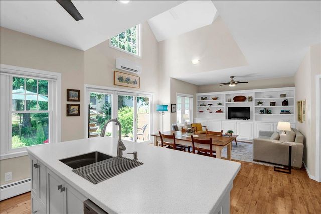 12 Eastman Farm Road, Burlington, VT 05408