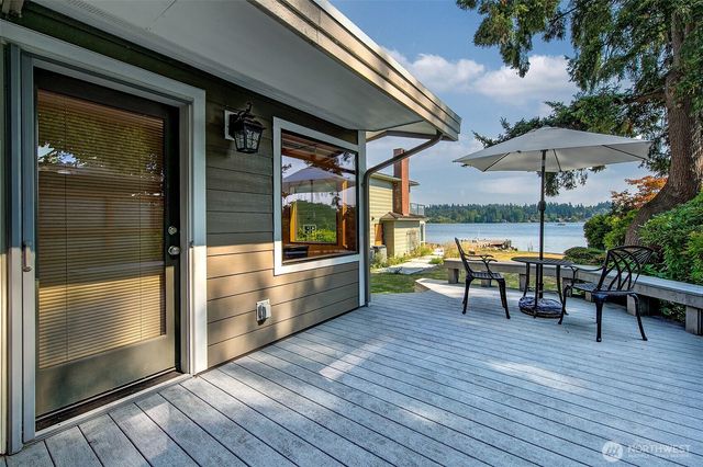 9003 NE Juanita Lane, Kirkland, WA 98034