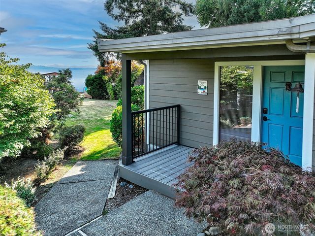 9003 NE Juanita Lane, Kirkland, WA 98034