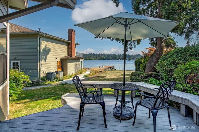 9003 NE Juanita Lane, Kirkland, WA 98034