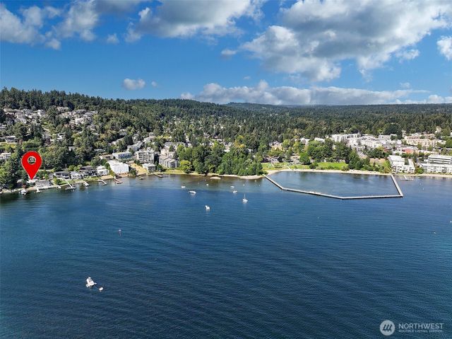 9003 NE Juanita Lane, Kirkland, WA 98034