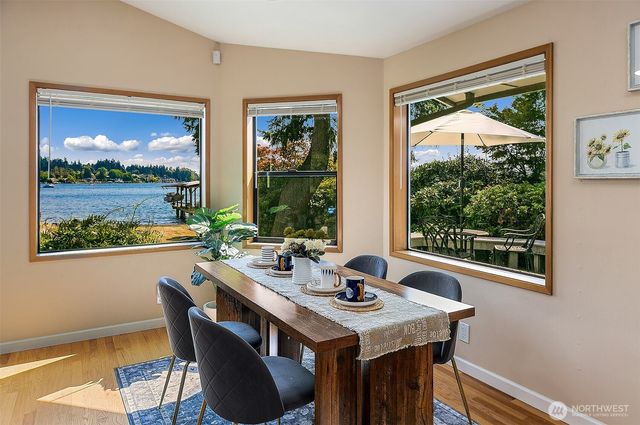 9003 NE Juanita Lane, Kirkland, WA 98034