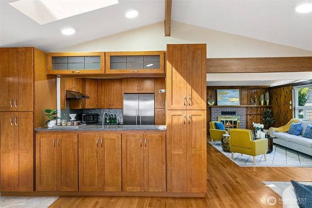 9003 NE Juanita Lane, Kirkland, WA 98034