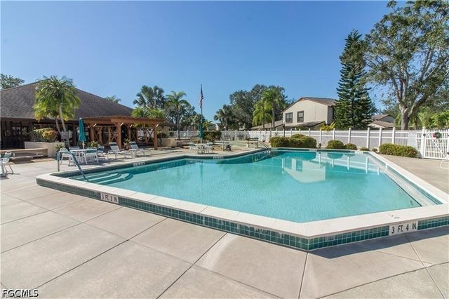 631 SE 12th AVE 98, Cape Coral, FL 33990