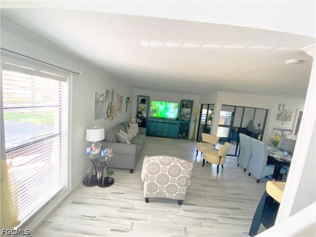 631 SE 12th AVE 98, Cape Coral, FL 33990