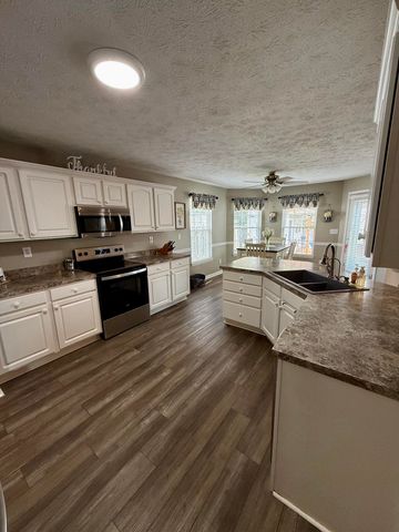 112 S Colonial Heights Drive, Georgetown, KY 40324