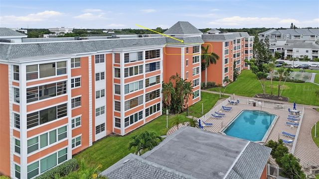 6800 20TH AVENUE N 505, St Petersburg, FL 33710