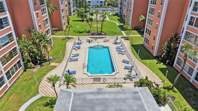 6800 20TH AVENUE N 505, St Petersburg, FL 33710